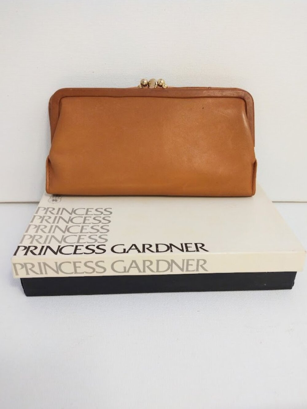 Vintage Princess Gardner Cowhide Leather Wallet Light Brown Clutch Kisslock